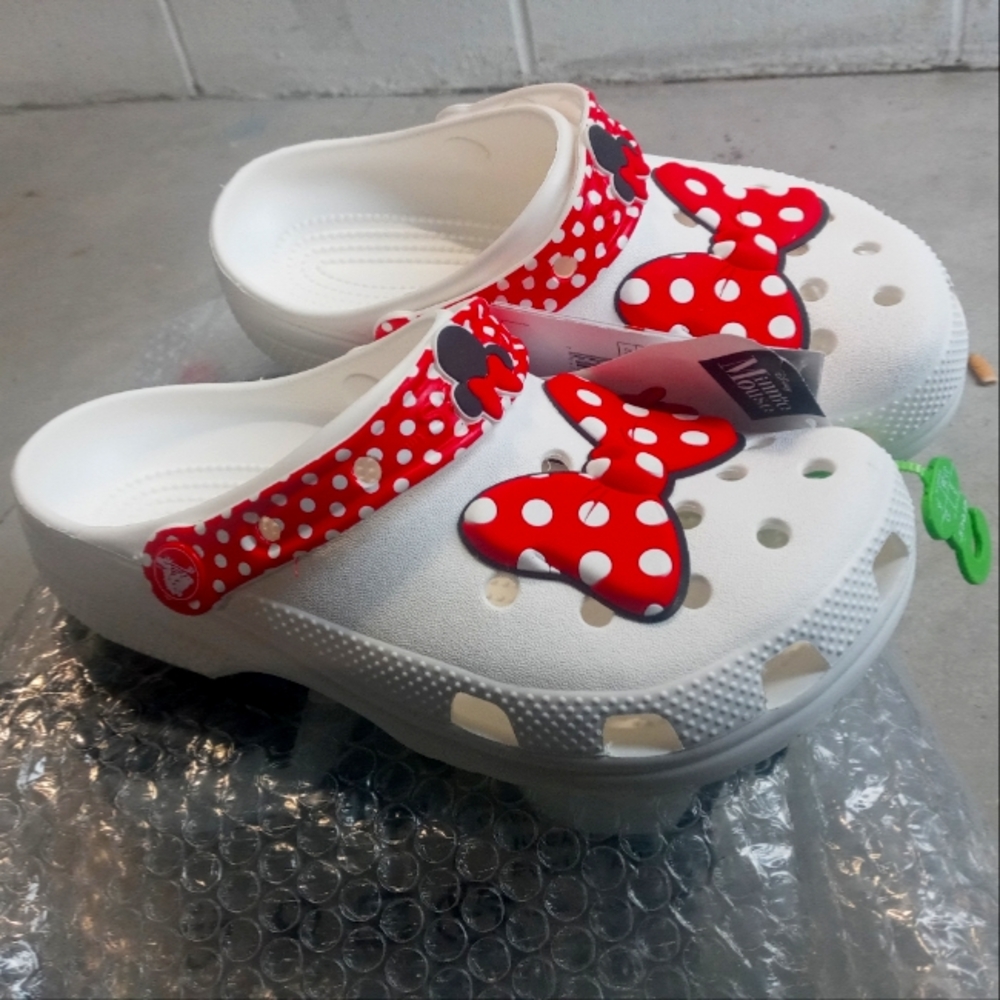 Minnie Mouse themed Crocs